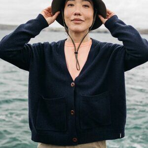 Finisterre Navy Cardigan Sweater - Women's Size 10 - brown buttons, pockets